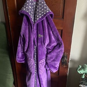 One Grassroots California Crownroots bathrobe osfa